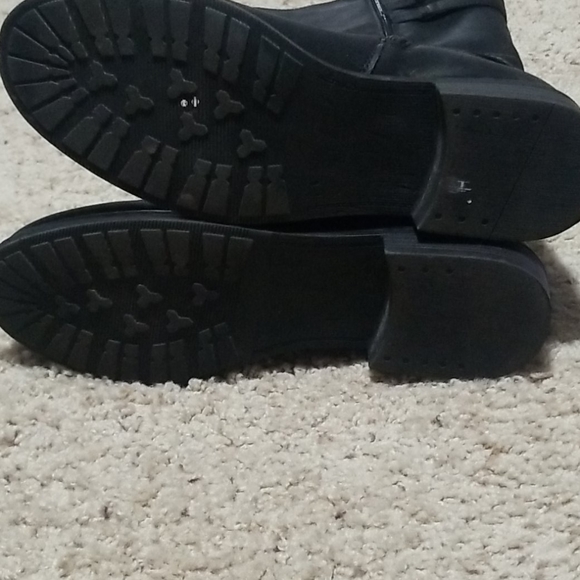 Women's Boot - Picture 2 of 8